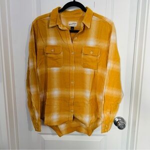 Universal Thread Plaid Button Up Shirt Sz L